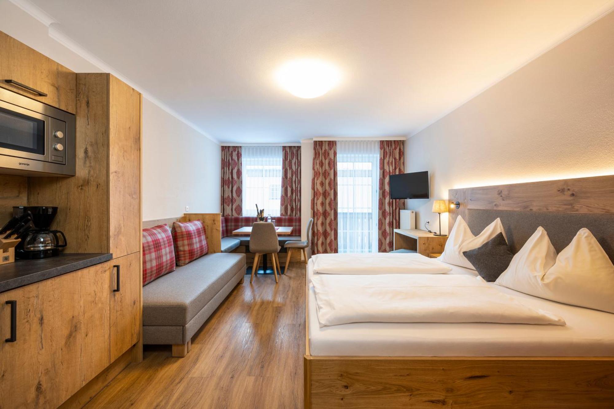 Ferienhotel Gasthof Zur Post Untertauern Bagian luar foto